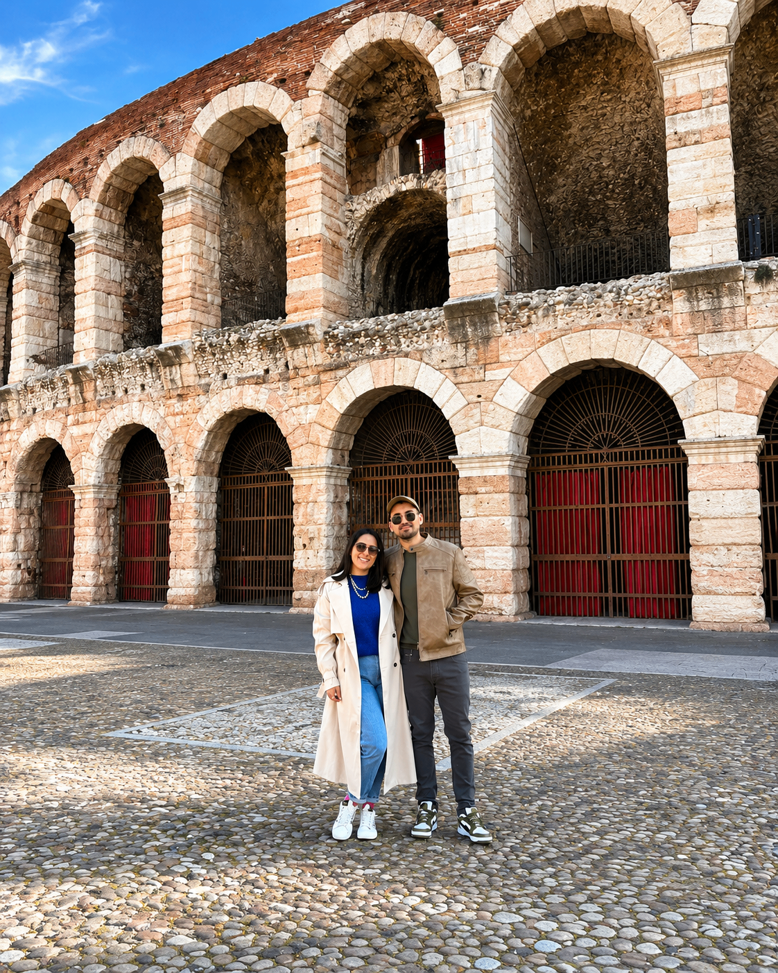 Daiene Avila e Bruno Asty, mentores do projeto, em frente à Arena di Verona